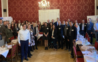 Gruppenbild der Teilnehmer:innen des Vernetzungstreffens.